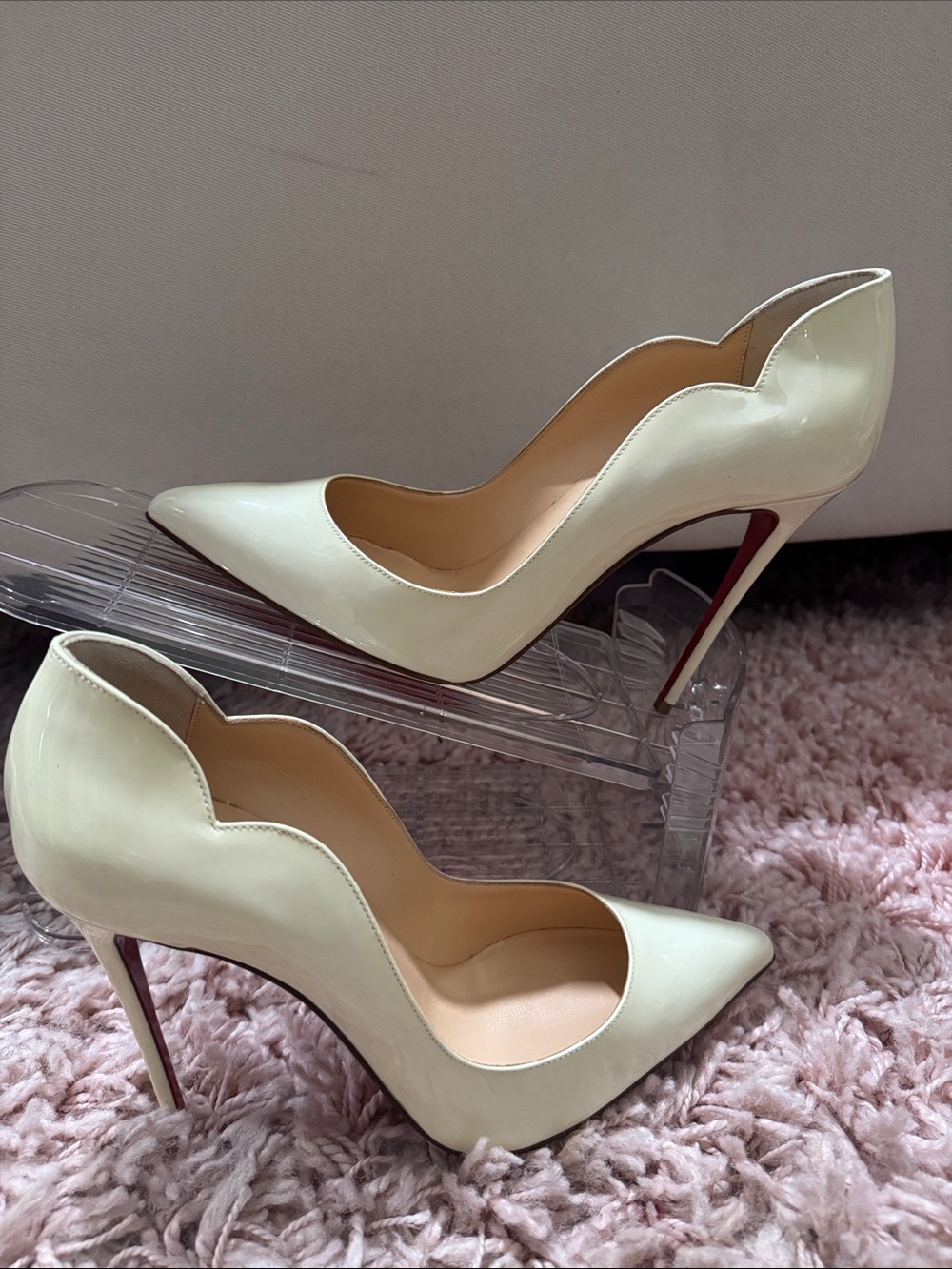 Christian Louboutin off white “HOT CHICK” Patent Pointed-Toe Pumps with Red Sole